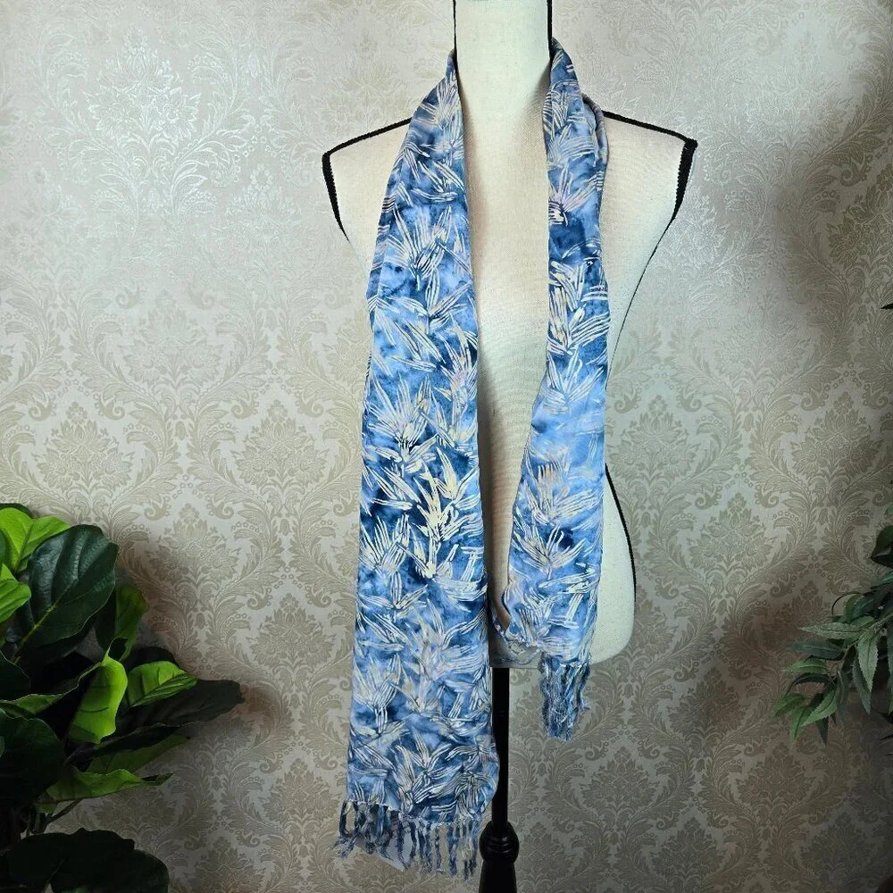 Island Batik Blue and Cream Batik Oblong Scarf Fringed Ends Hand Dyed NWT